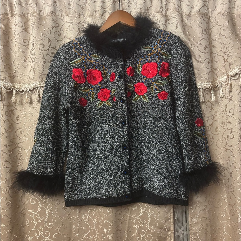 Vintage Just B embroidered Floral Knit Sweater with Faux Fur Trim-Medium
